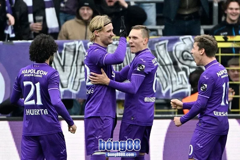 Đội tuyển Anderlecht đang có phong độ tốt và được đánh giá cao hơn