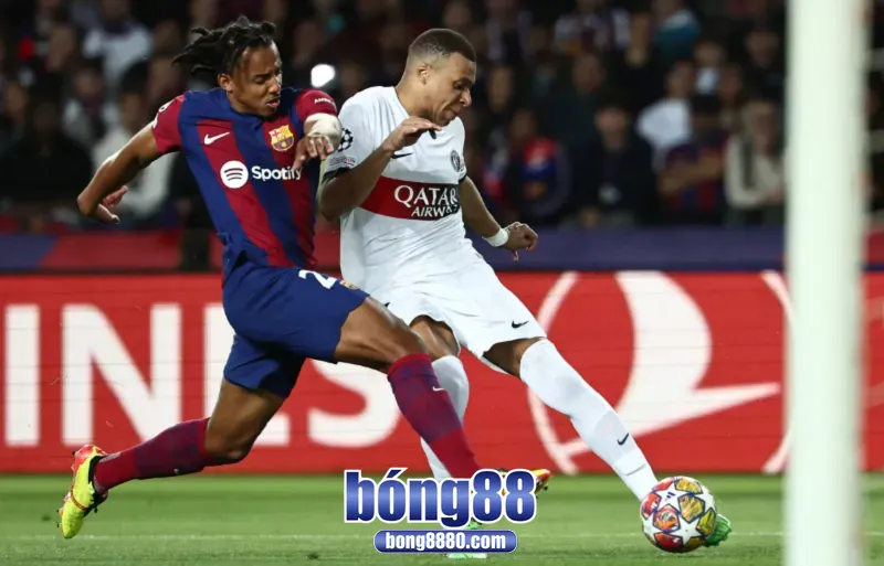 Barcelona và PSG được đánh giá phong độ ngang nhau